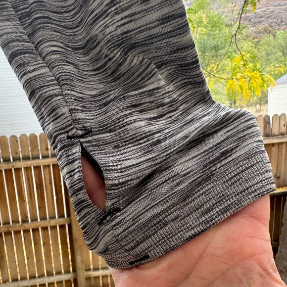 Nike DRI FIT Large Long Sleeve Running Workout Walking Shirt Top Reflective - Picture 7 of 15